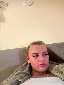 Summer21k naked stripping on cam for live sex video chat