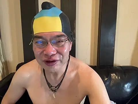 Kabukichan-in-bathhouse naked stripping on cam for live sex video chat