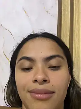 safadinhaquenteW naked stripping on cam for live sex video chat