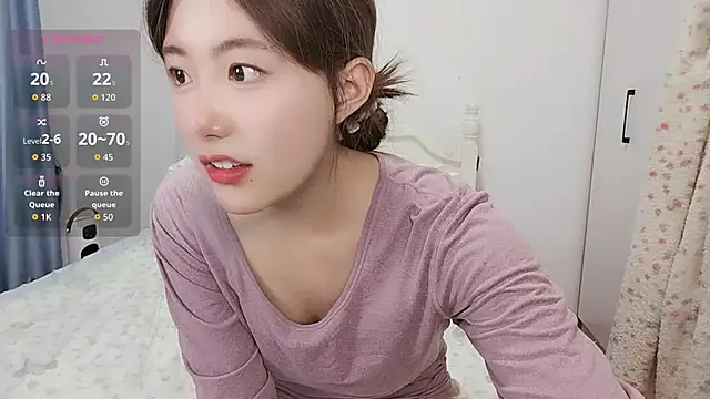 Luna_868 naked stripping on cam for live sex video chat