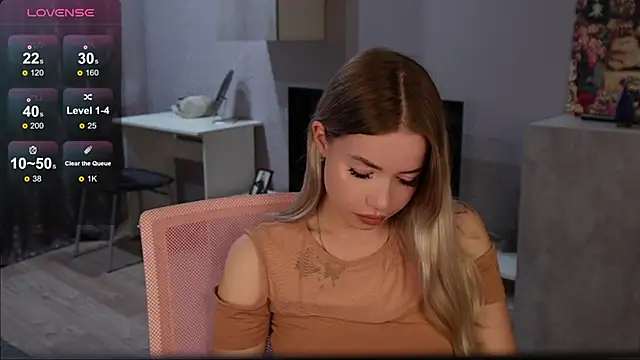 Mayyyyyyyymayyyyyy naked stripping on cam for live sex video chat