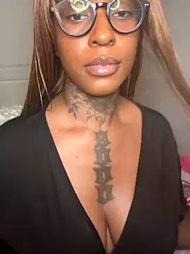 MistiSavannah naked stripping on cam for live sex video chat