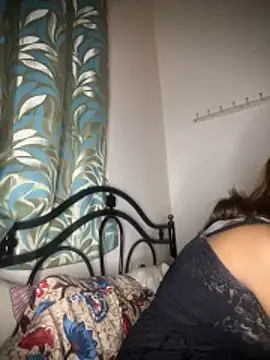 STRIP_GLOW naked stripping on cam for live sex video chat