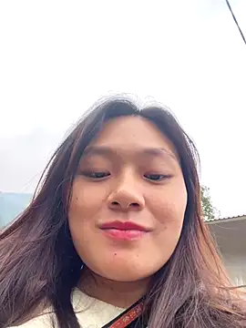mai-xinh naked stripping on cam for live sex video chat