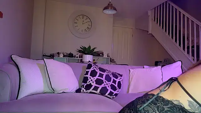 RUBY_BROOKS naked stripping on cam for live sex video chat