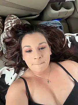 thickfarmtwat naked stripping on cam for live sex video chat
