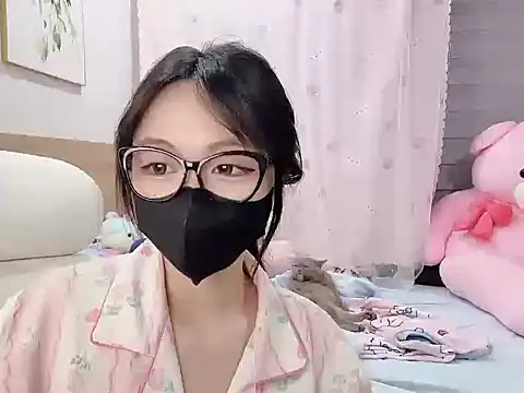 Yuyu-baobei naked stripping on cam for live sex video chat