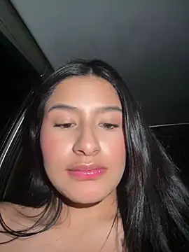 andrea_gomes_ naked stripping on cam for live sex video chat