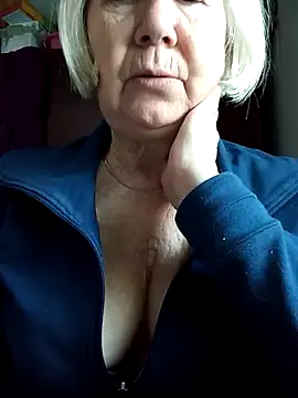 KlaudiaDarling naked stripping on cam for live sex video chat