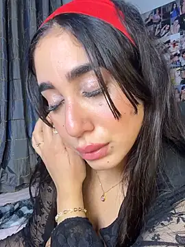 Meryem_Queen naked stripping on cam for live sex video chat