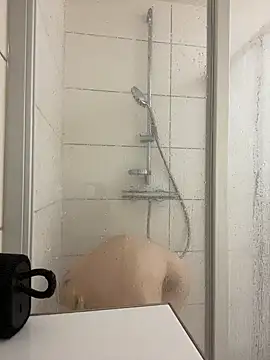 Milly-Kiss naked stripping on cam for live sex video chat