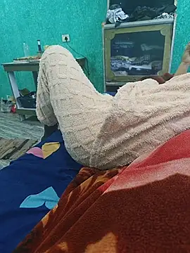 UrS_hottty_ naked stripping on cam for live sex video chat