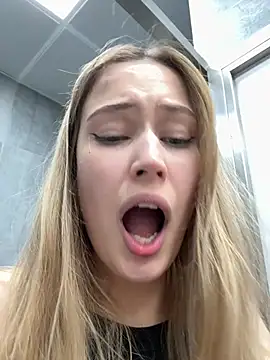 blonde_exe naked stripping on cam for live sex video chat