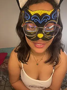 JAMILA-ARABIC naked stripping on cam for live sex video chat