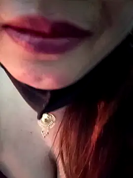 Landkipyasibhabhi naked stripping on cam for live sex video chat