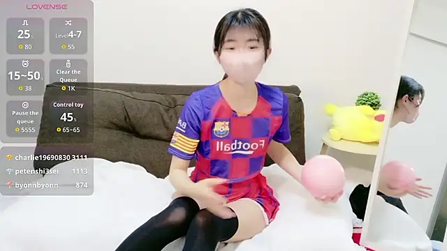 Rui-chaaan naked stripping on cam for live sex video chat