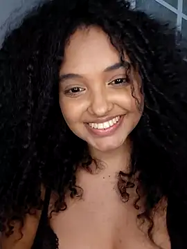 QeenPandinha naked stripping on cam for live sex video chat