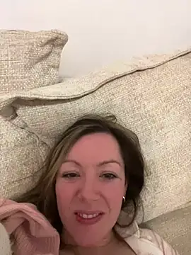 fucklyweds naked stripping on cam for live sex video chat