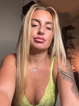 CharlottemilfUKx naked stripping on cam for live sex video chat