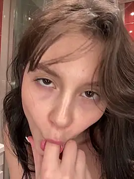 EvaHearts naked stripping on cam for live sex video chat