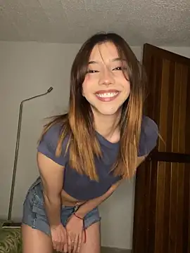 MiaaCute- naked stripping on cam for live sex video chat