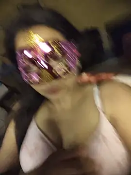 Mallu_SweetieForU naked stripping on cam for live sex video chat