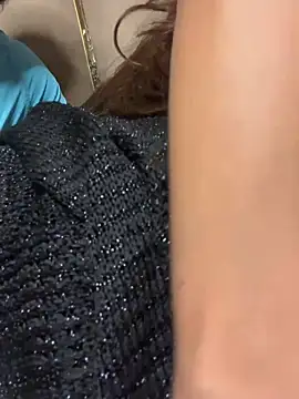 SecretDarkRoomXO naked stripping on cam for live sex video chat