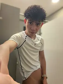yoursexyjose naked stripping on cam for live sex video chat