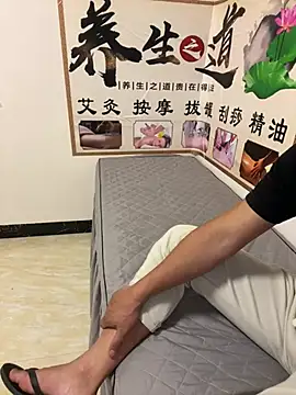 qujing002 naked stripping on cam for live sex video chat