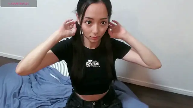 sexy_girs naked stripping on cam for live sex video chat